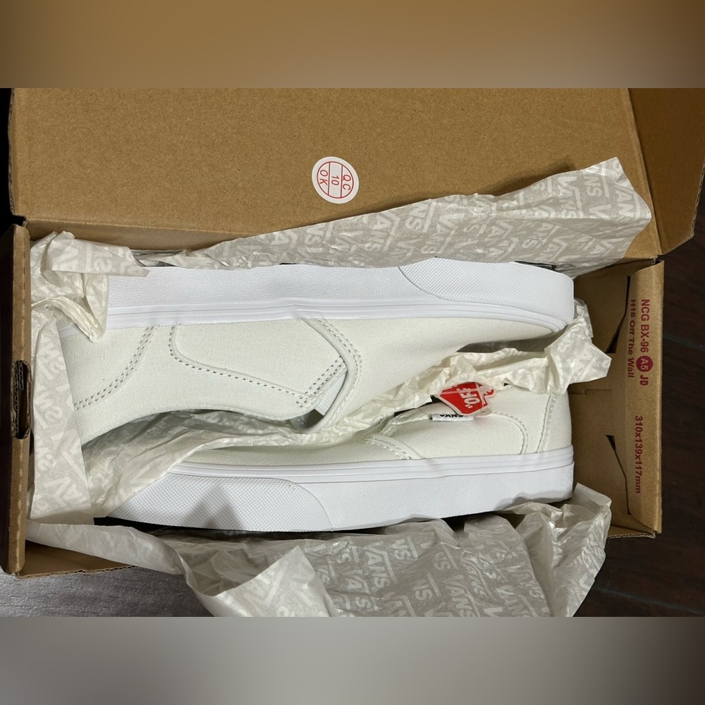 Vans Women’s True White Slip-On Sneakers Size 8 - Picture 7 of 12